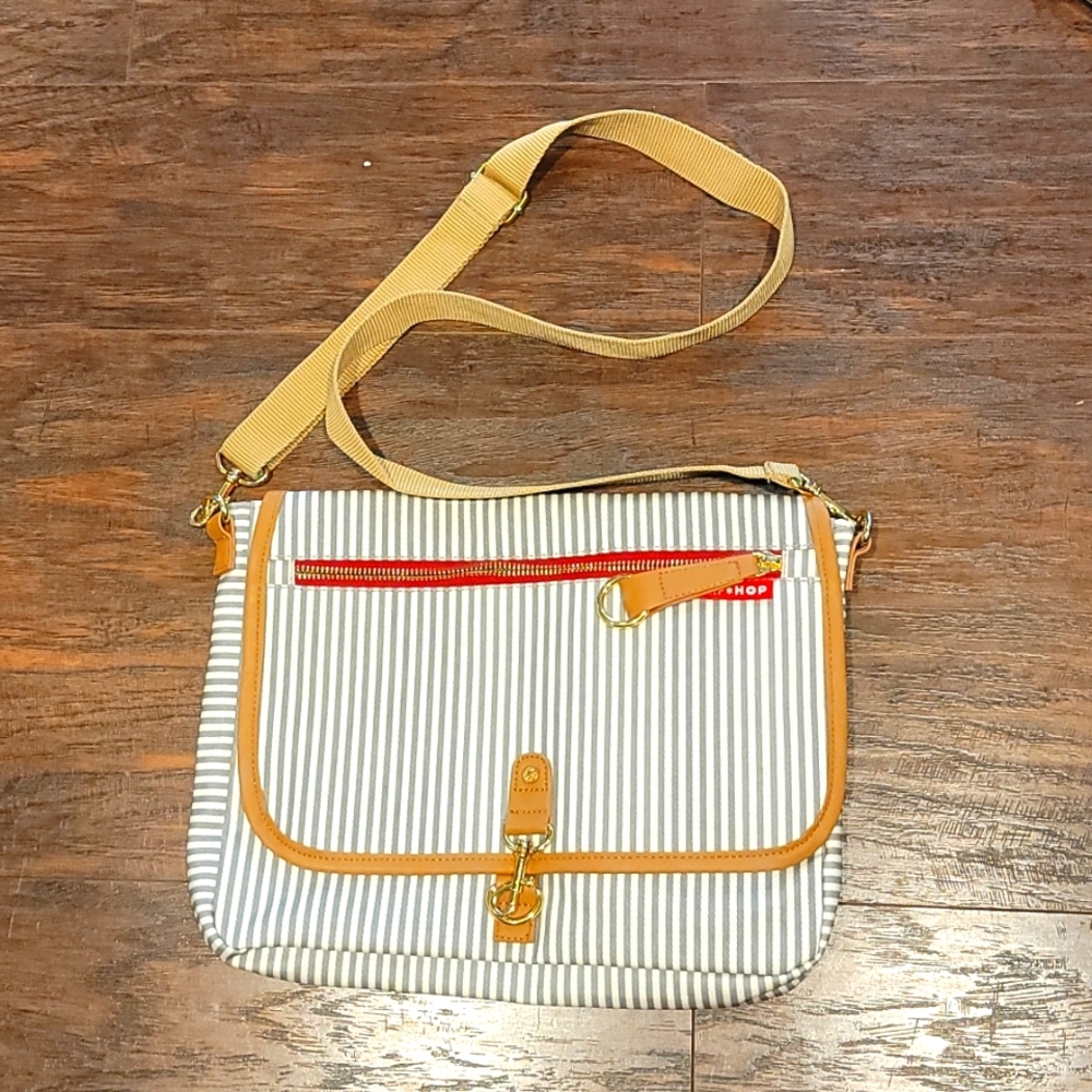 Baby Changing Station & Diaper Clutch